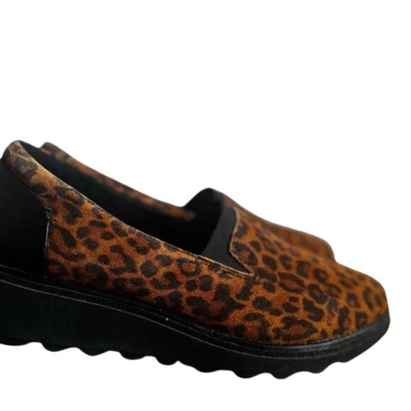 CLARKS Leopard Print Slip-On Women's Shoes - Picture 2 of 7